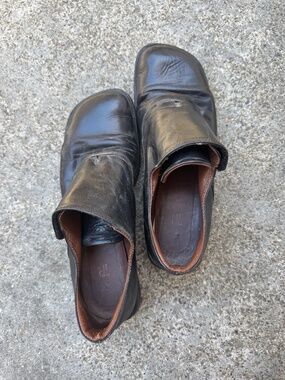 Leather shoes